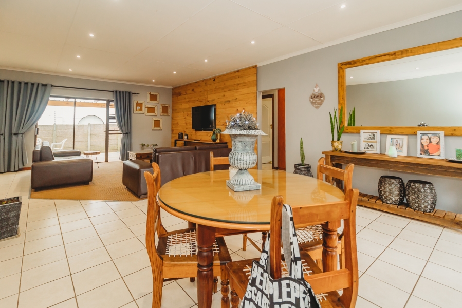 2 Bedroom Property for Sale in Heather Park Western Cape